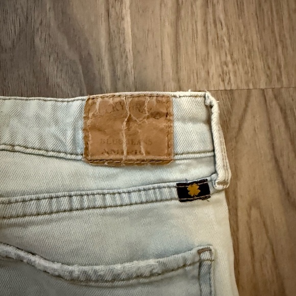 Lucky Brand Distressed Light Blue Jeans - Picture 4 of 6